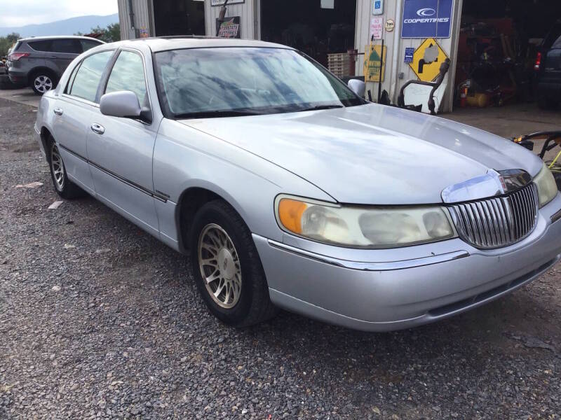lincoln town car 2000 1LNHM82W9YY939938 image lincoln town car 2000 1LNHM82W9YY939938 image